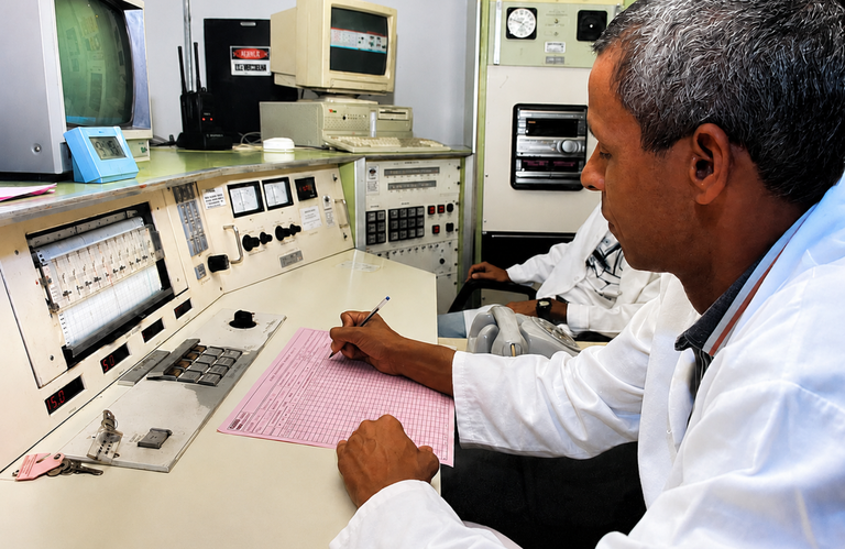 Sala de controle do reator IEA-R1 em 2001 | Fonte: Arquivo SECOI/IPEN
