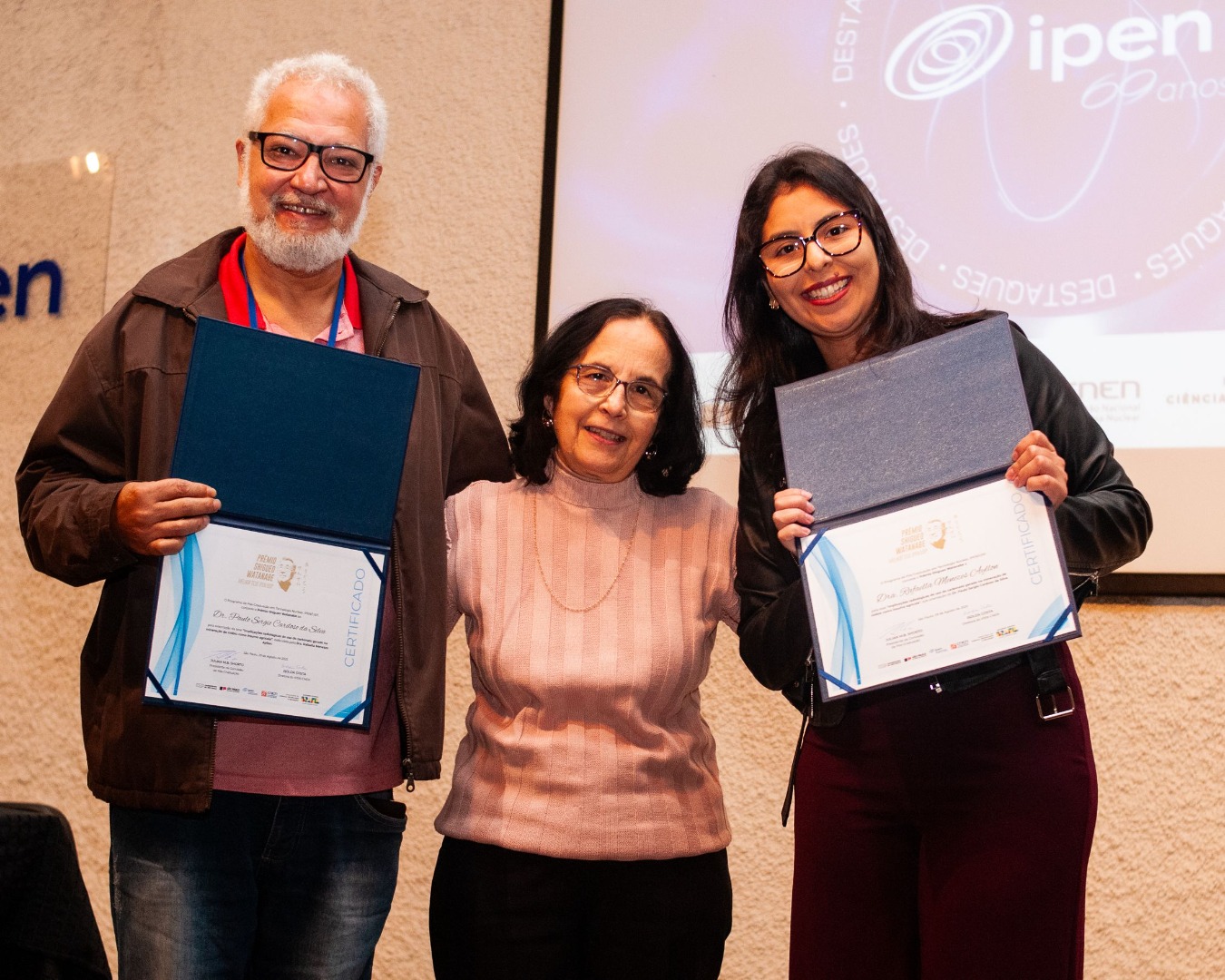 prêmio shigueo watanabe_paulo sergio cardoso da silva_rafaella menezes ayllon.jpg