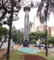Torre do Relógio em Goiânia (GO) é restaurada e volta a operar
