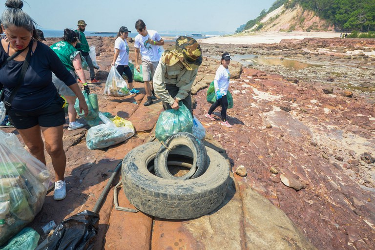 Limpeza sítio Ponta das Lajes