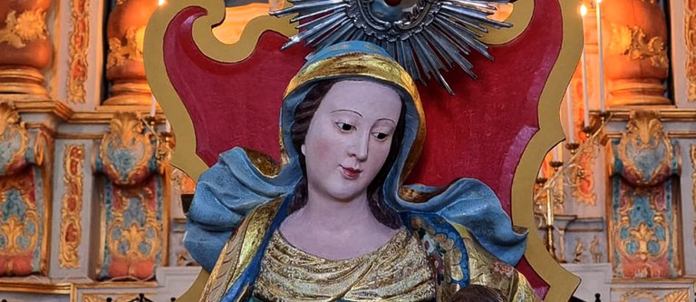 Imagem sacra de Santana Mestra