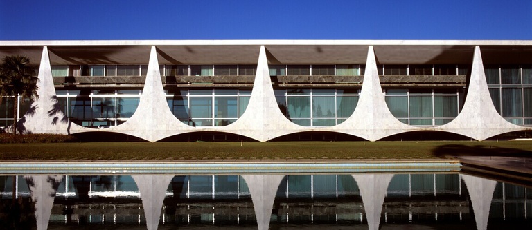 2018_DF_Brasília_Palácio da Alvorada_Cristiano Mascaro.jpg