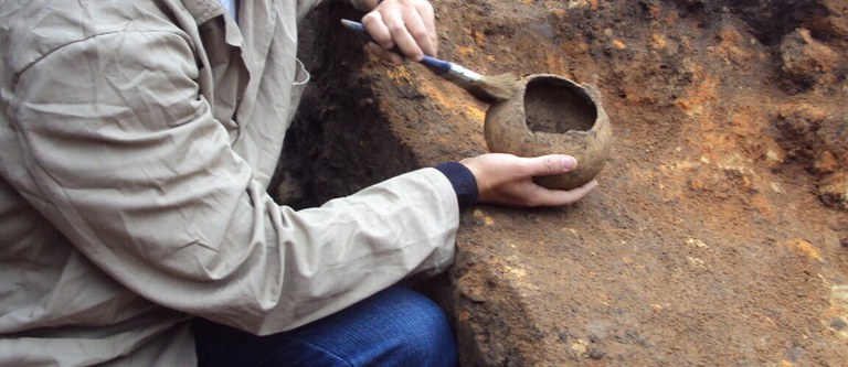 Marcos Issa_Escaneamento de estruturas remanescentes de fornos de olaria_São Paulo (1).jpg
