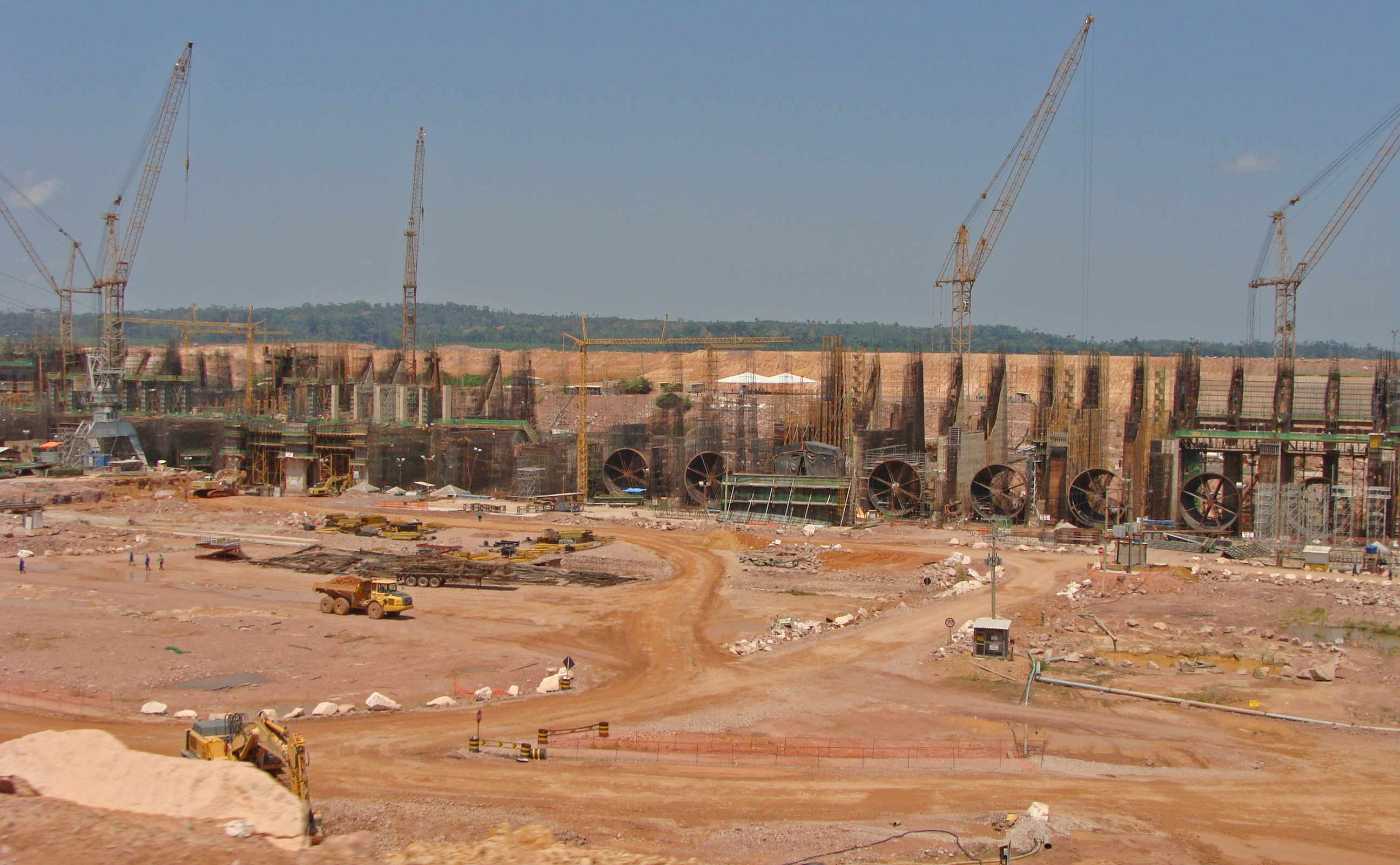 O licenciamento ambiental é exigido em obras que impactem a cultura ou o meio ambiente. Na foto, obras em Jirau, Porto Velho (RO). (Foto: Acervo Iphan)
