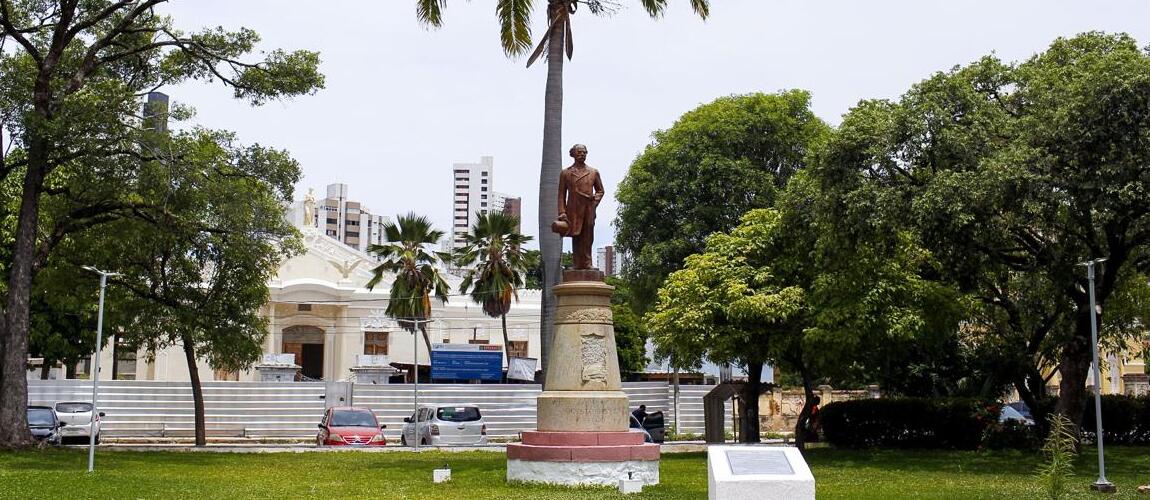 Intervenções em nove praças no Centro Histórico somam mais de R$ 9,9 milhões; agenda incluiu também reinauguração da sede do Iphan e encontro sobre Forró como Patrimônio da Humanidade