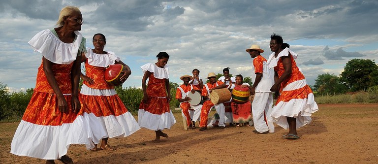 Os batuques são considerados formas de resistência e manifestam a identidade e religiosidade de comunidades de diversos locais do Piauí. (Fotos: Tina Coelho/Acervo Iphan