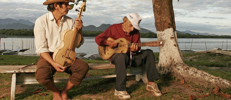 2005_SP e PR_Fandango Caiçara_Músicos_Felipe Varanda (25) (1).jpg