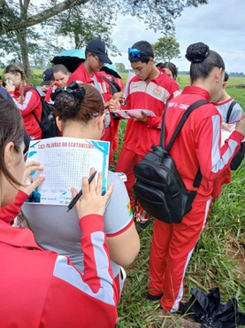 Alunos preenchendo a Coquetel. Foto: Iphan