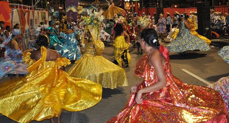 2012_PE_Recife_MaracatuNacao_IsabelGuillen