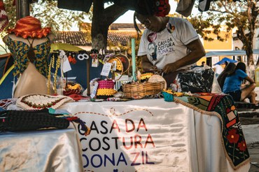 Os turistas movimentam o comércio local durante o FASC. Foto: acervo/Iphan
