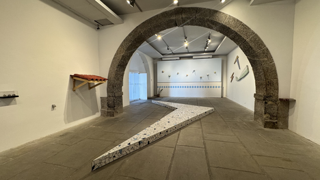 Exposição de Ana Hortides retrata a arquitetura do subúrbio carioca. (Foto: Ana Carla Pereira/Iphan)