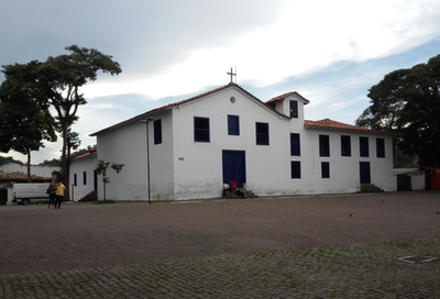 Igreja de Nossa Senhora do Rosário e residência anexa, em Embu (SP) 