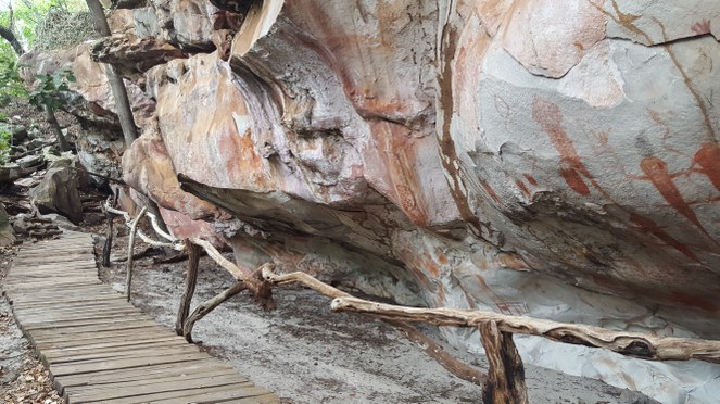 Sítios arqueológicos de Serranópolis