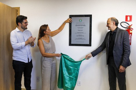 Descerramento da placa.