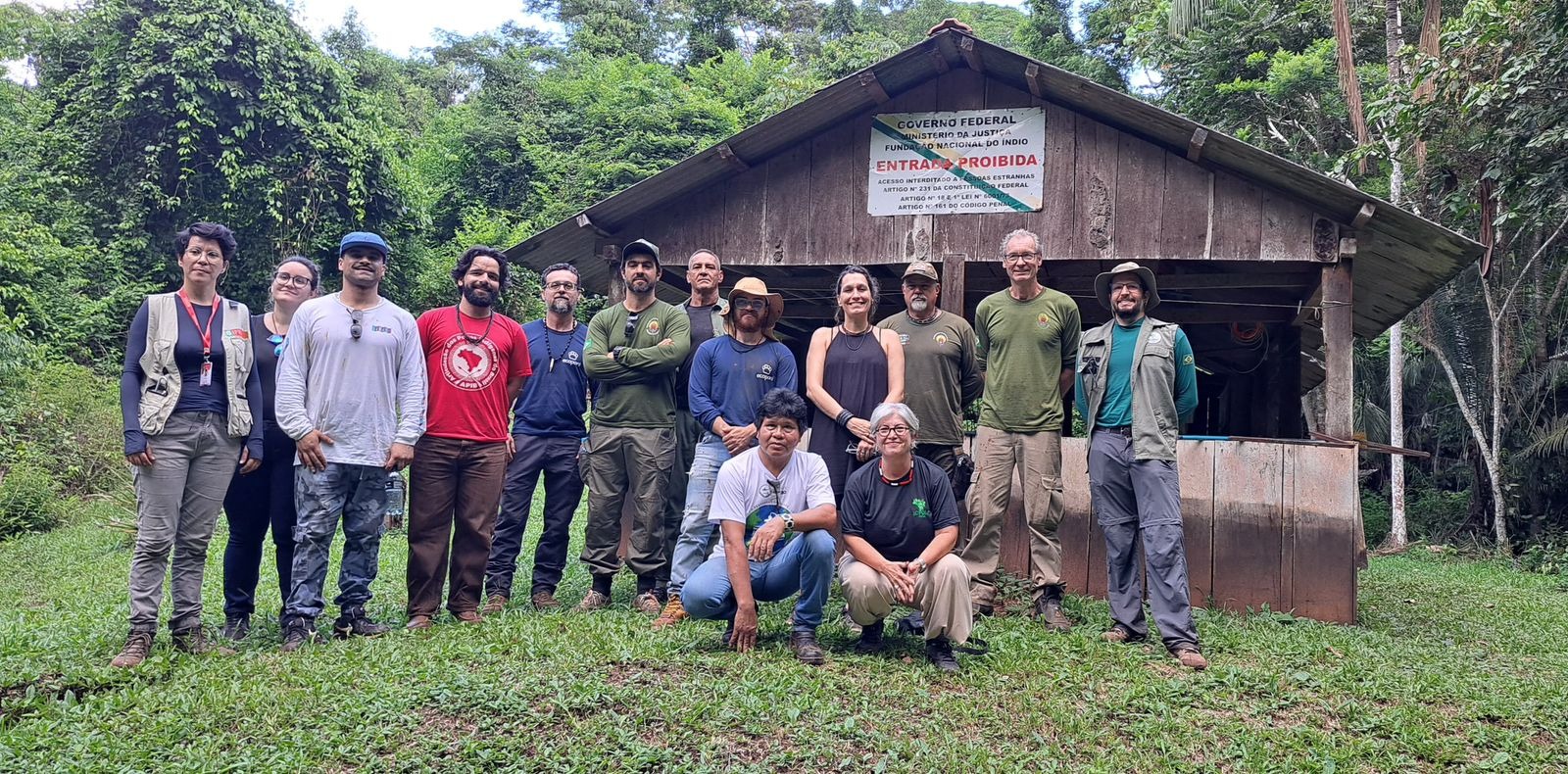 Equipe técnica do CNA junto de represetantes de órgãos ambientais e comunidades indígenas.