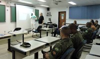 Treinamento sobre coleta e preparo de amostras ambientais no campus IRD