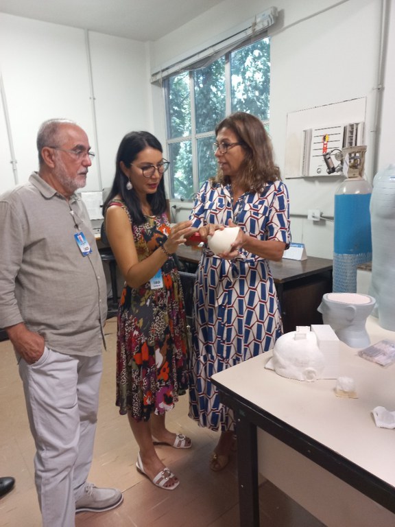 Gerente de projetos de cooperação técnica da AIEA visita IRD/CNEN