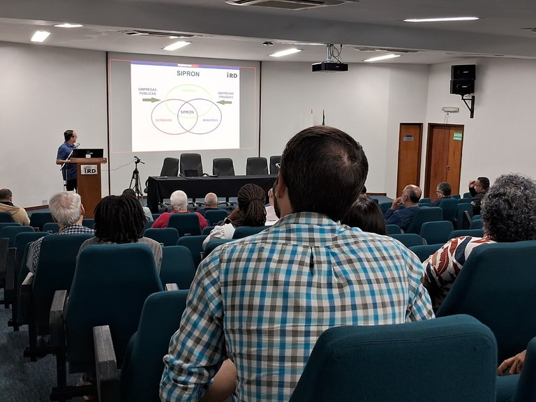 Reunião sobre exercício simulado de emergência na CNAAA