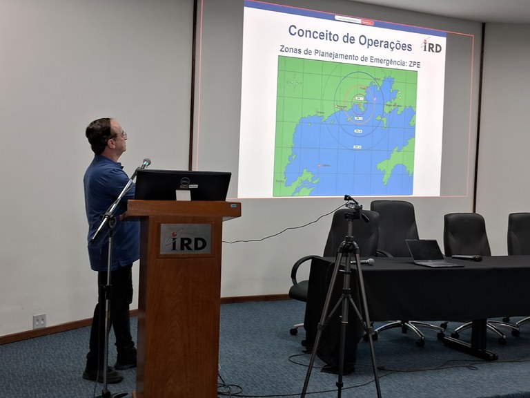 Reunião sobre exercício simulado de emergência na CNAAA
