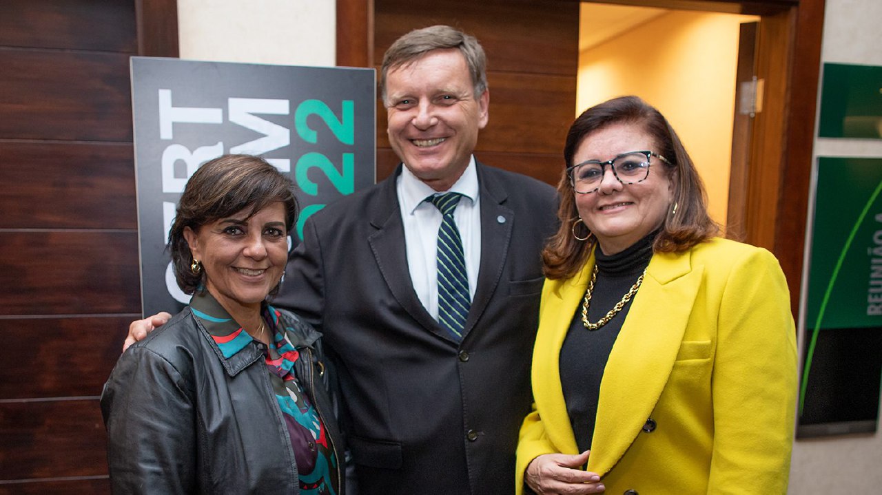 DESPACHOS INTERNOS. 27/06/2022 19hs