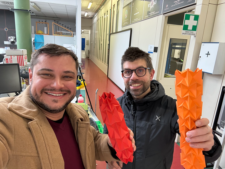 Professor Americo Cunha  à esquerda e professor Diego Misseroni à direita.