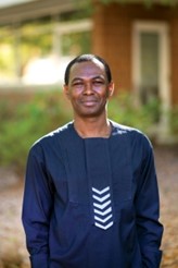 Arqueólogo Akin Ogundiran (Google)