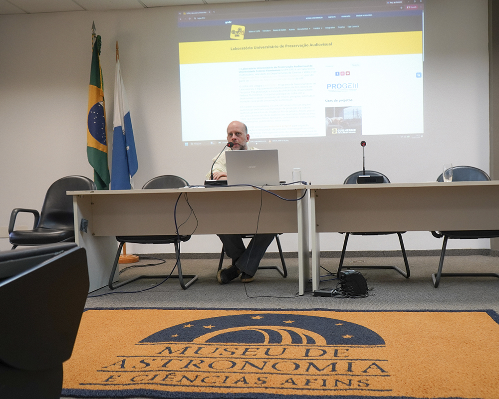 Rafael Vieira no auditório do MAST