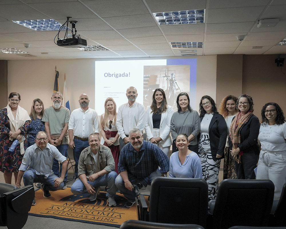 Equipe do MAST com a chefe da Consultoria Jurídica do MCTI