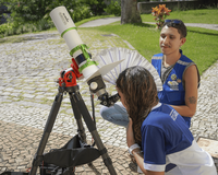 Estudantes do Ensino Médio visitam o MAST para conhecer escalas planetárias