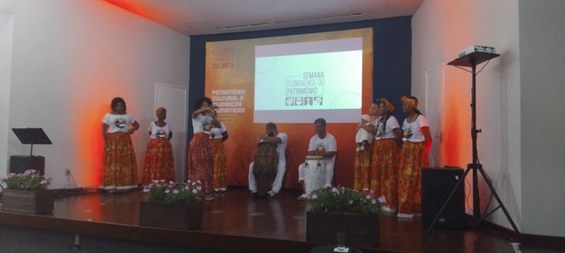 Apresentação cultural: Jongo da Marambaia: Bárbara Guerra e o Grupo Cultural Filhos da Marambaia (Mangaratiba) – 26 de novembro Angra dos Reis – RJ