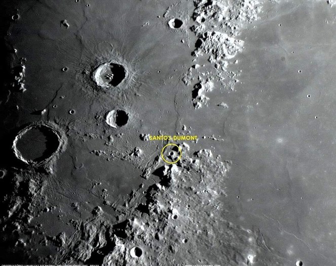 Em reconhecimento ao esforço do inventor brasileiro, a NASA deu seu nome a uma cratera em solo lunar. No mesmo 20 de julho. - Foto: Observatório Lunar Vaz Tolentino