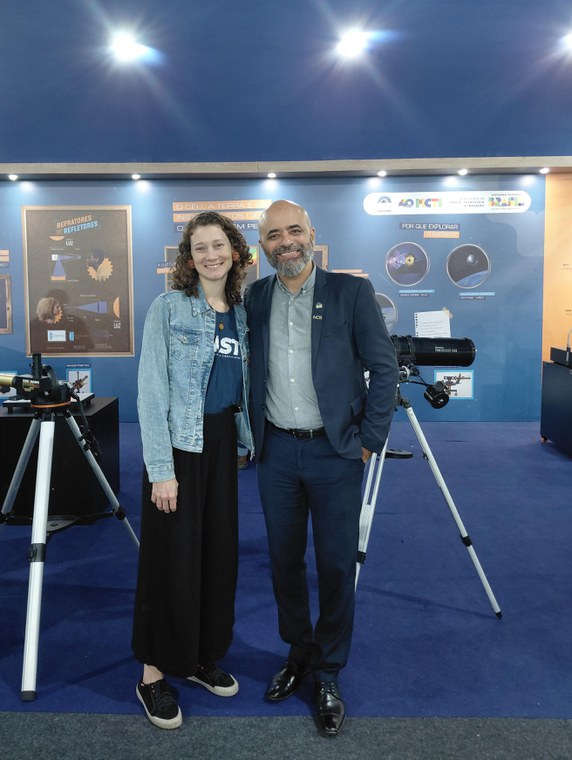 Josiane Kunzler, coordenadora de Educação em Ciências do MAST, junto de Marcio Rangel, diretor do museu