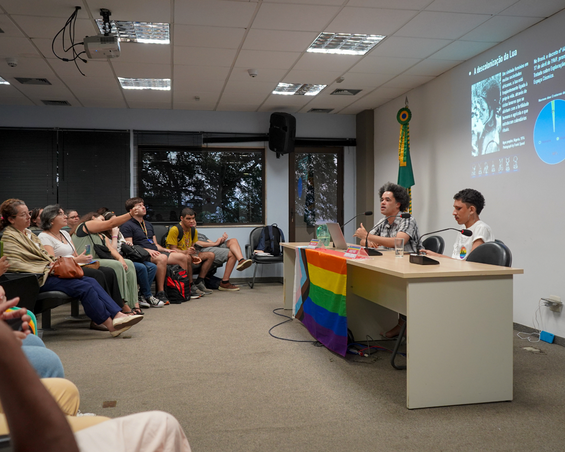 Professor Alan Alves Brito abordou a relação da Astronomia e demais ciências com a causa LGBTTIA+