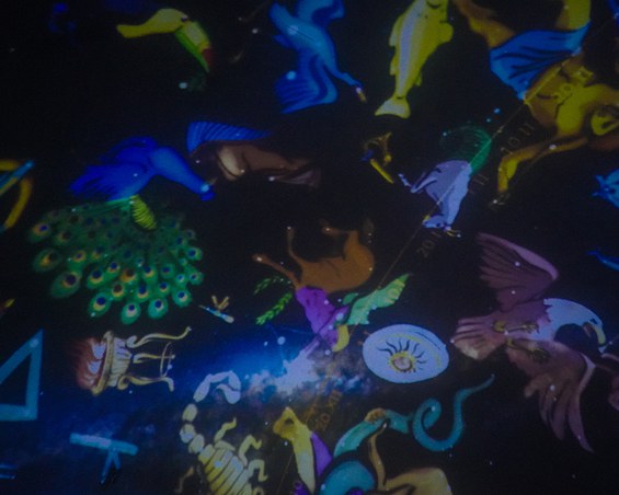 Constelações vistas de dentro do planetário móvel