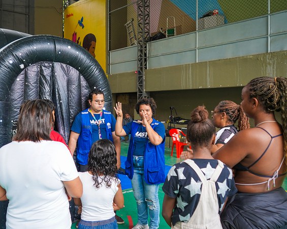 Educadores museais em ação no Planetário no Morro