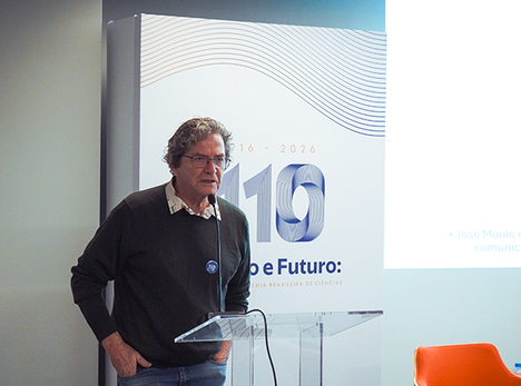 Ildeu de Castro, doutor em física e professor da UFRJ