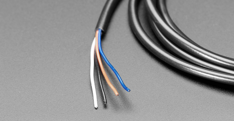 Cabos e equipamentos de telecomunicação