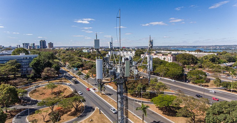 Faixa de 3,5 GHz é liberada em 15 municípios para a implantação do 5G