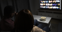 Metade das pessoas que conectam a internet usam a televisão para acesso à rede