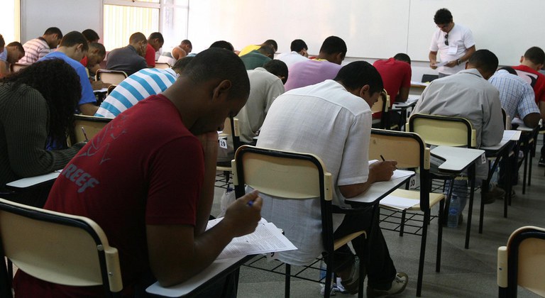 concurso MCom cortado.jpg