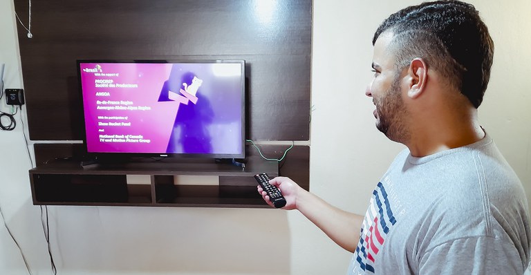 Cerca de 10 mil famílias do CadÚnico já agendaram a troca de kits de TV parabólica