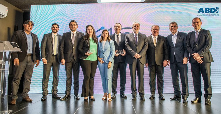 Ministro reforça parceria com ABDI para levar conectividade e 5G para a Indústria