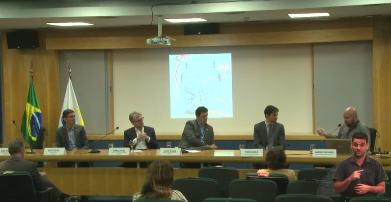 pedro lucas no painel 3 do seminario da anatel - 22112023.png