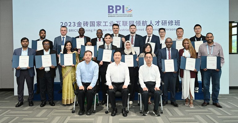 2_1600_3000_gif (2).jfif