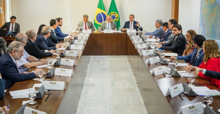 Juscelino Filho participa de reunião sobre apoio emergencial ao Rio Grande do Sul