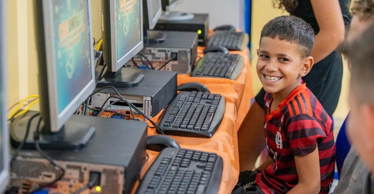 Ministério das Comunicações doa 20 computadores para pontos de inclusão digital em áreas rurais de Petrolina.jpg