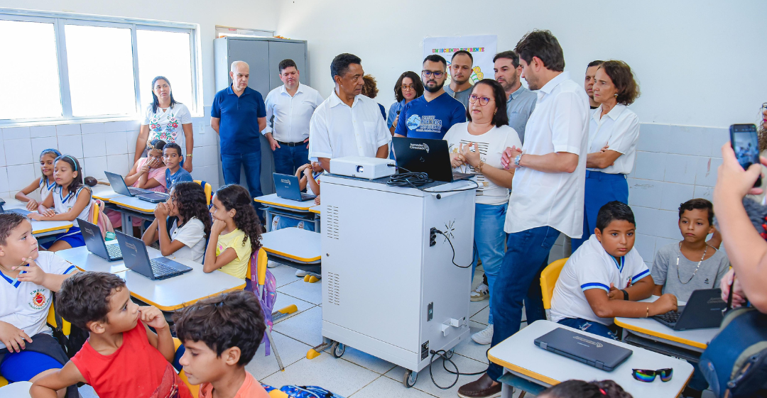 Município foi o primeiro a receber o projeto-piloto do Escolas Conectadas e conta com 100% das unidades de ensino com banda larga e wi-fi