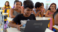 Ministério das Comunicações lança campanha “Conectividade Vira Oportunidades”, destacando o programa Escolas Conectadas