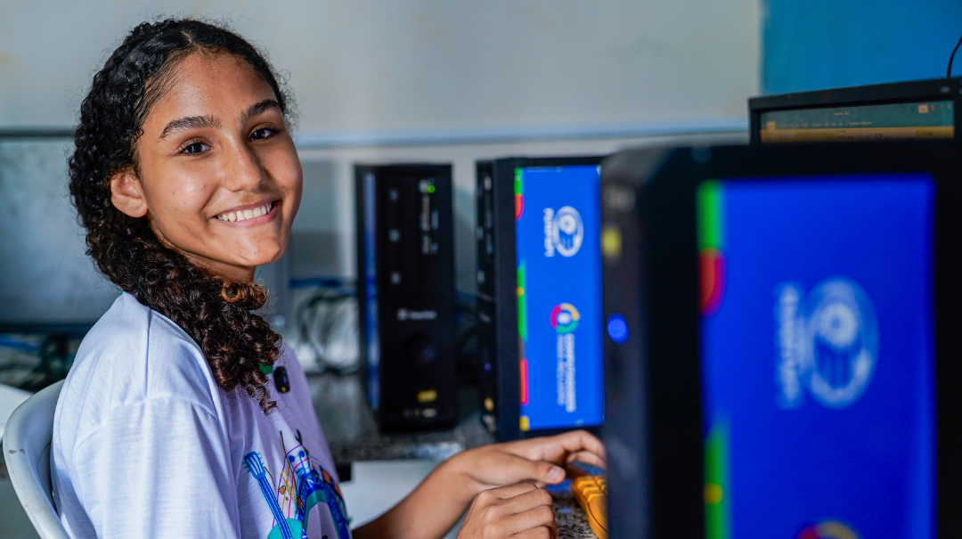 “Computadores para Inclusão” venceu o Prêmio CONIP 2025, e “Internet Brasil” foi finalista do Conecta Latam Awards, no Panamá, na categoria Transformação Digital