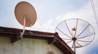 Ministério das Comunicações vai instalar antenas de TV digital via satélite em 20 cidades da Bahia